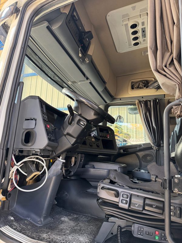 CABINE SCANIA R490   CR19H